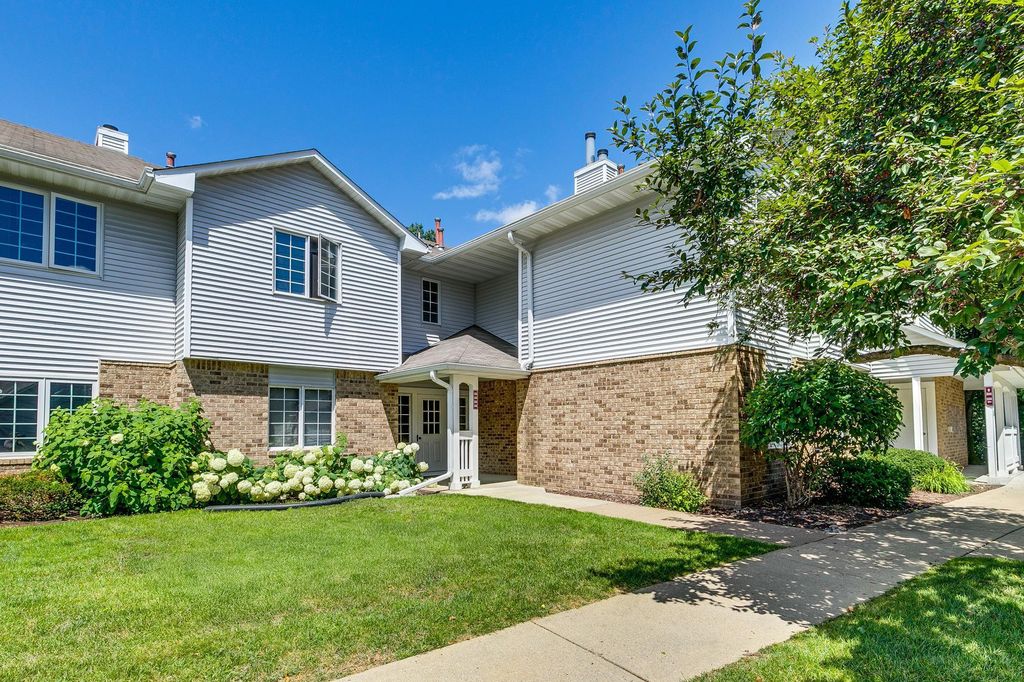 3569 Blue Jay Way 201, Eagan, MN 55123