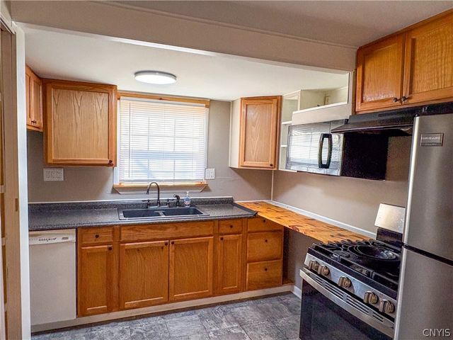 136 Concord Drive, Utica, NY 13502