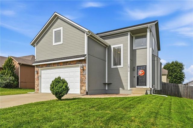 16912 Summit Drive, Belton, MO 64012