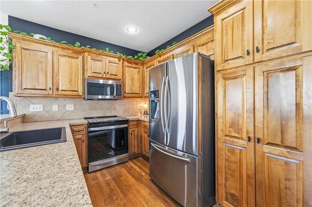16912 Summit Drive, Belton, MO 64012