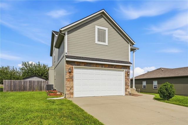 16912 Summit Drive, Belton, MO 64012