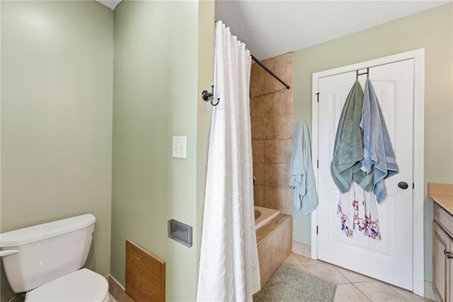 16912 Summit Drive, Belton, MO 64012