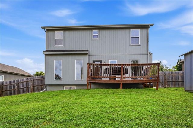 16912 Summit Drive, Belton, MO 64012