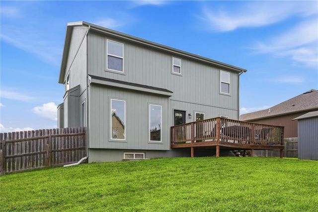 16912 Summit Drive, Belton, MO 64012