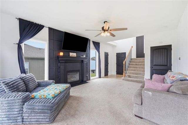16912 Summit Drive, Belton, MO 64012