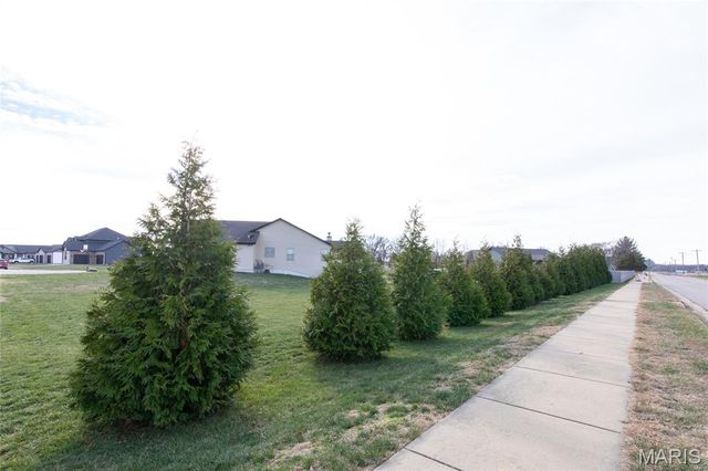 1151 Illiniwek Drive, Mascoutah, IL 62258