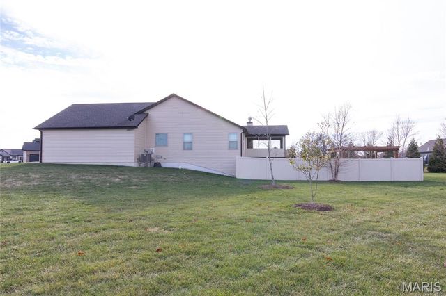 1151 Illiniwek Drive, Mascoutah, IL 62258