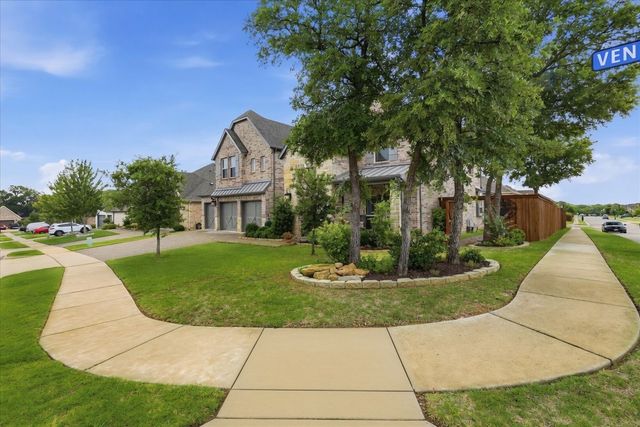 2106 Venice Drive, Corinth, TX 76210