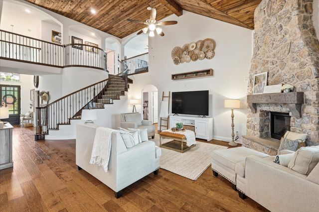 2106 Venice Drive, Corinth, TX 76210