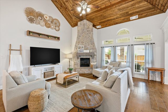 2106 Venice Drive, Corinth, TX 76210