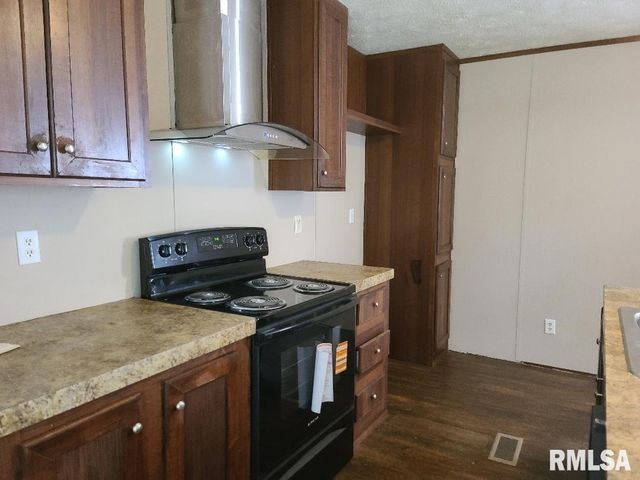 4427 HARVEY Street, Coello, IL 62825