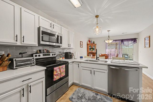 219 Edinburgh Court, Mount Holly, NC 28120