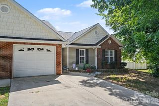 219 Edinburgh Court, Mount Holly, NC 28120