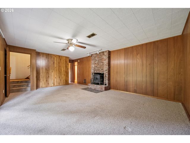 9285 Sw WHITFORD Ln, Portland, OR 97223
