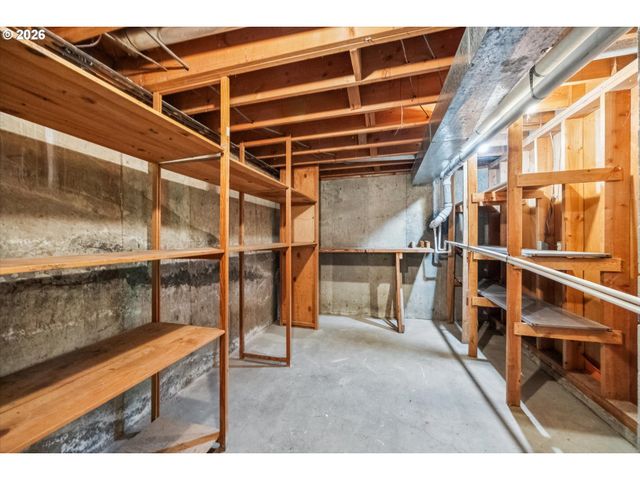 9285 Sw WHITFORD Ln, Portland, OR 97223