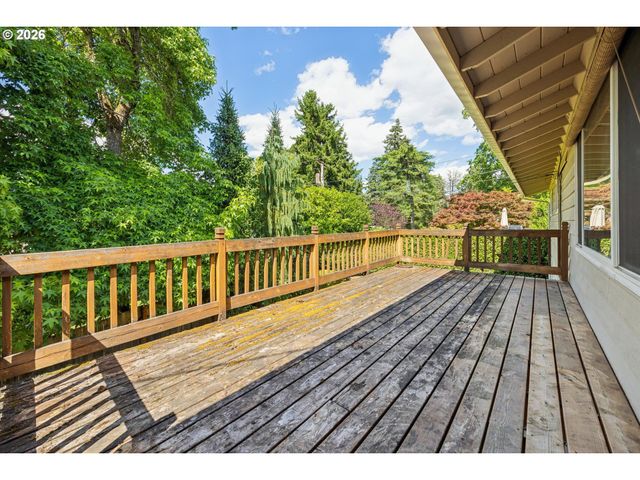 9285 Sw WHITFORD Ln, Portland, OR 97223