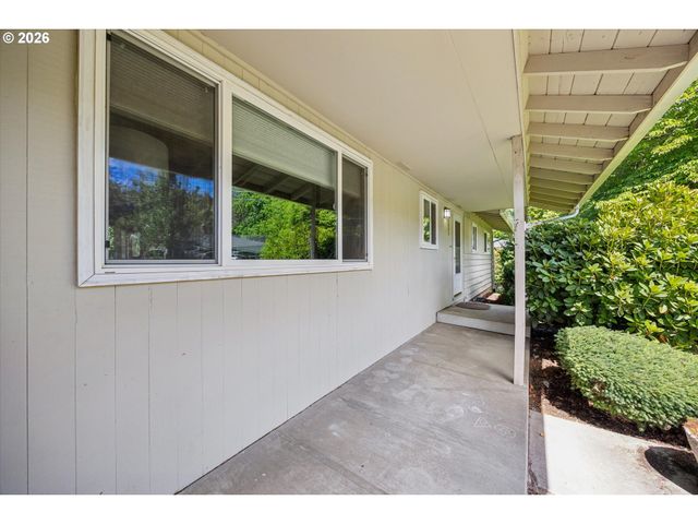 9285 Sw WHITFORD Ln, Portland, OR 97223