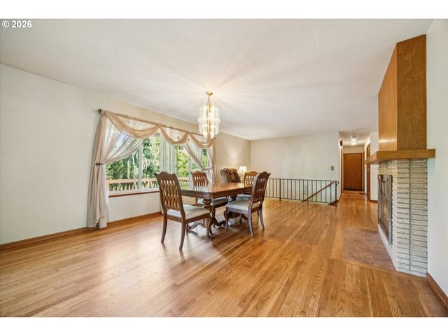 9285 Sw WHITFORD Ln, Portland, OR 97223