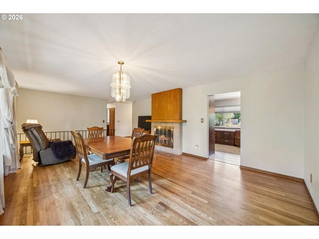 9285 Sw WHITFORD Ln, Portland, OR 97223