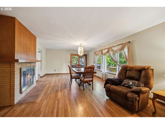 9285 Sw WHITFORD Ln, Portland, OR 97223