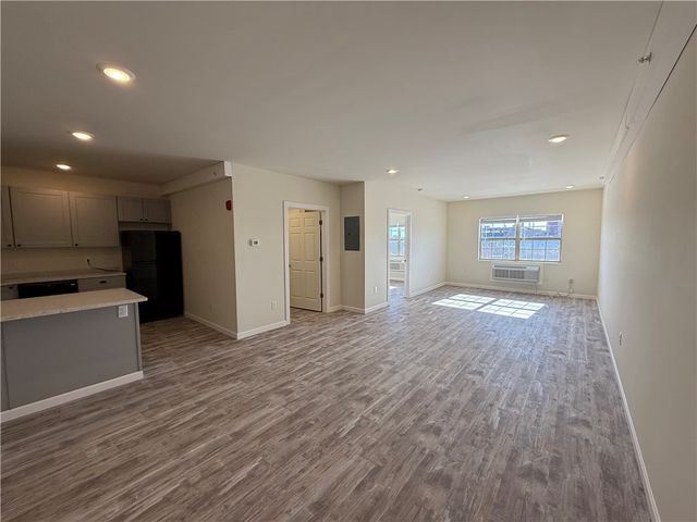 327 Pine Street 4018, Pawtucket, RI 02860