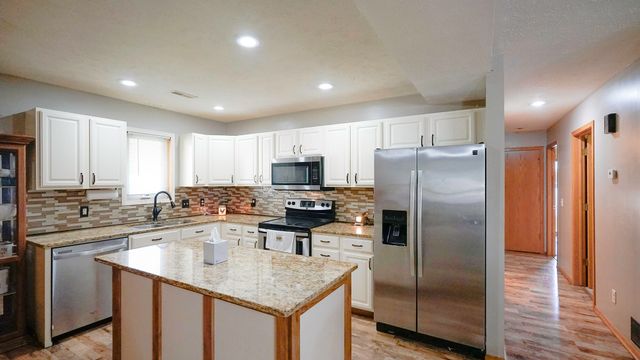 1523 24TH Avenue, Council Bluffs, IA 51501