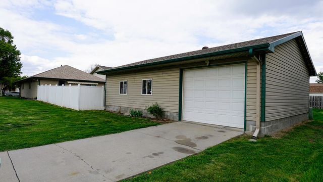 1523 24TH Avenue, Council Bluffs, IA 51501