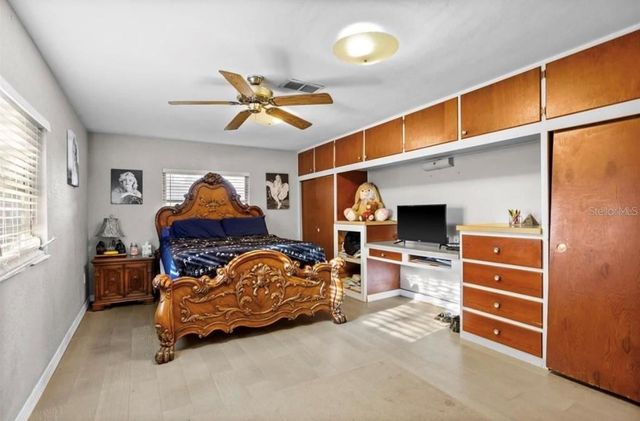 5005 9TH AVENUE S, Gulfport, FL 33707