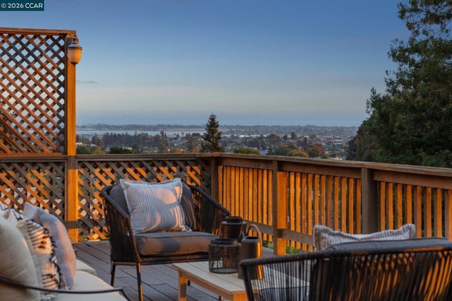 4075 Norton Ave, Oakland, CA 94602