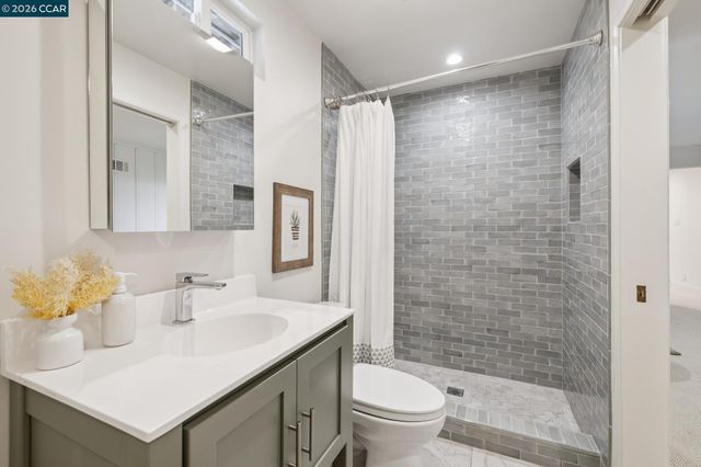 4075 Norton Ave, Oakland, CA 94602