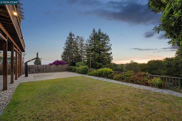 4075 Norton Ave, Oakland, CA 94602