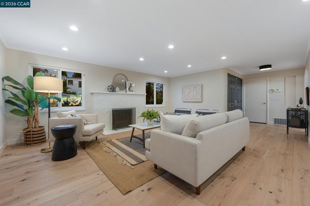 4075 Norton Ave, Oakland, CA 94602