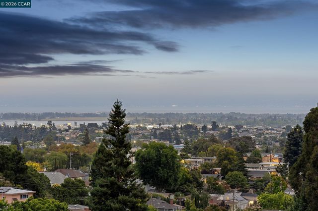 4075 Norton Ave, Oakland, CA 94602