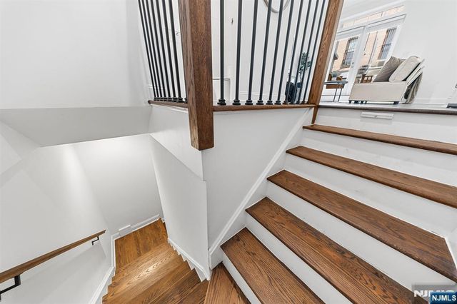104 York Street 2B, Jersey City, NJ 07302