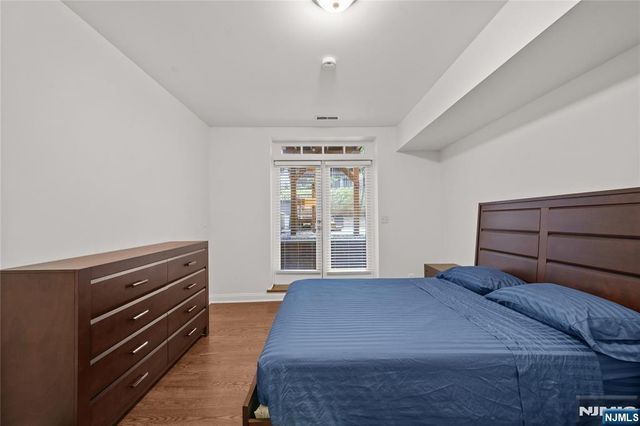 104 York Street 2B, Jersey City, NJ 07302