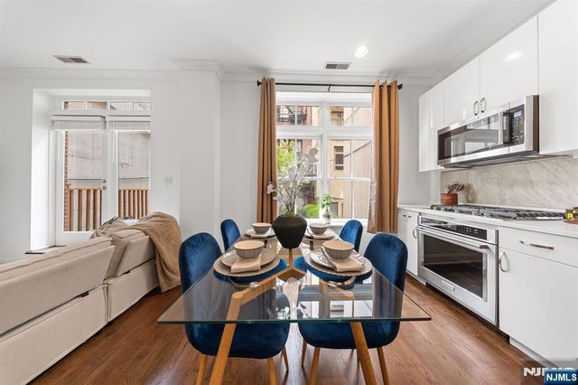 104 York Street 2B, Jersey City, NJ 07302