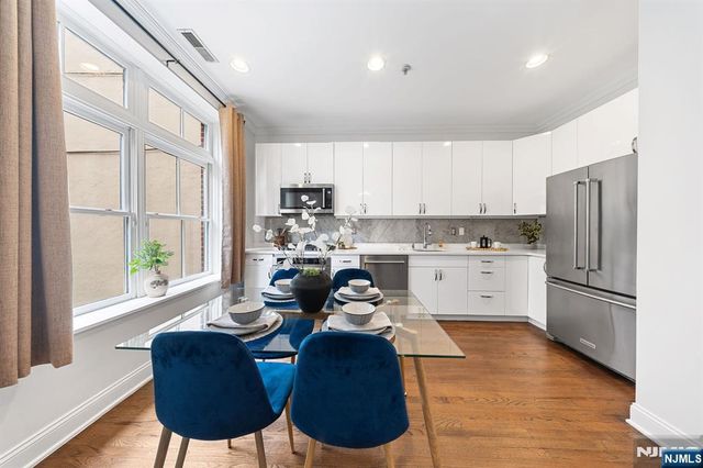104 York Street 2B, Jersey City, NJ 07302