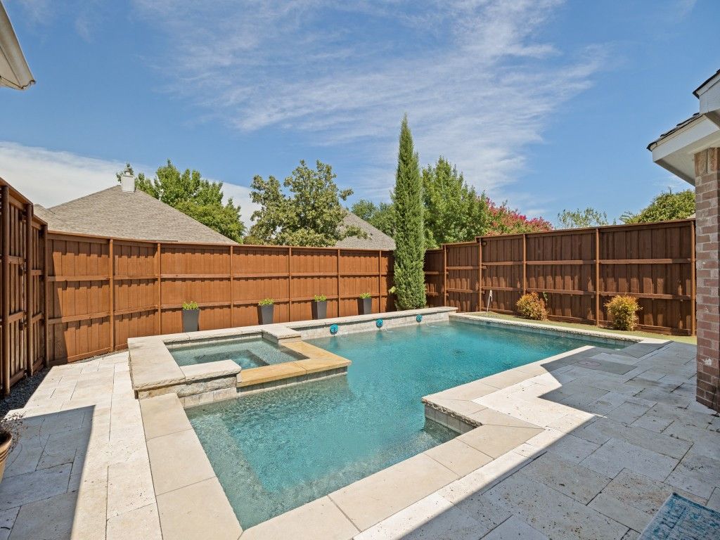 1697 Castle Rock Drive, Lewisville, TX 75077 — exterior