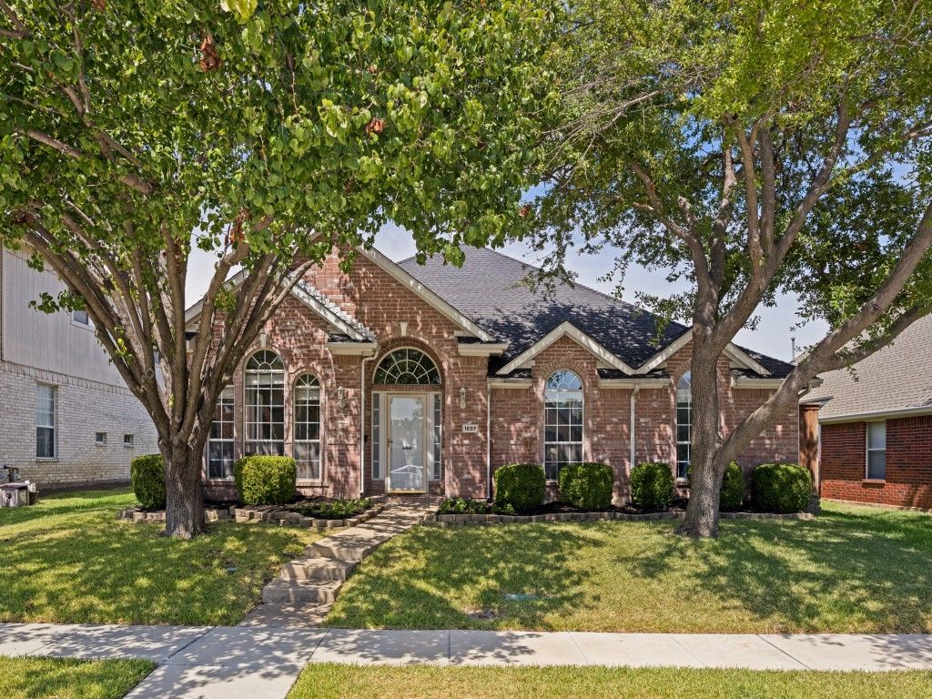 1697 Castle Rock Drive, Lewisville, TX 75077 — photo 2