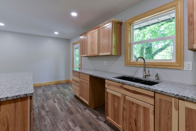 25173 Farm Road 1266, Shell Knob, MO 65747
