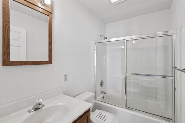 3233 Greentree Circle, Neshannock Twp, PA 16105