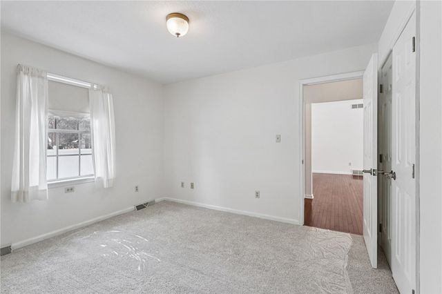 3233 Greentree Circle, Neshannock Twp, PA 16105