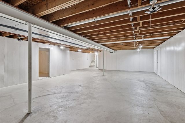 3233 Greentree Circle, Neshannock Twp, PA 16105