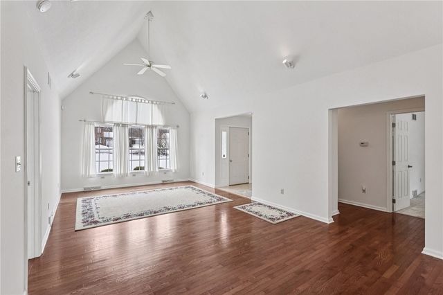 3233 Greentree Circle, Neshannock Twp, PA 16105