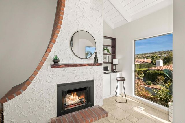 1939 Alga Road A, Carlsbad, CA 92009