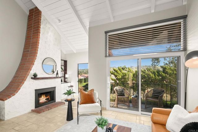 1939 Alga Road A, Carlsbad, CA 92009