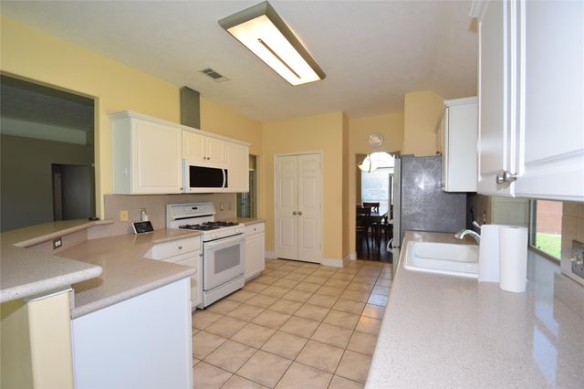6327 Merona Lane, Houston, TX 77041