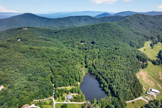 408 Mountain Creek Way, Ellijay, GA 30536