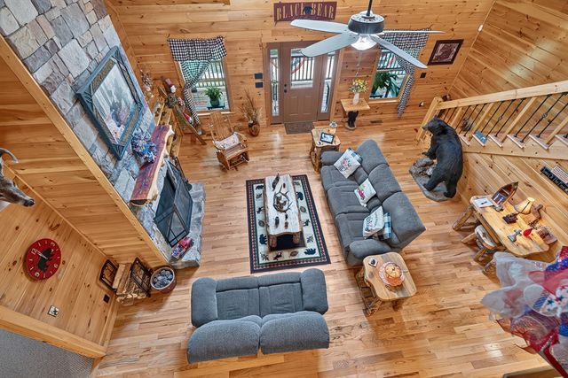 408 Mountain Creek Way, Ellijay, GA 30536