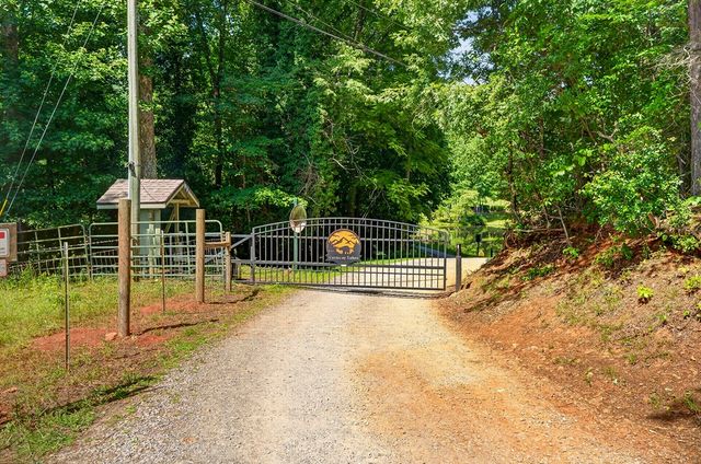 408 Mountain Creek Way, Ellijay, GA 30536